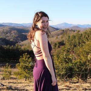 Meet your Posher, Caroline